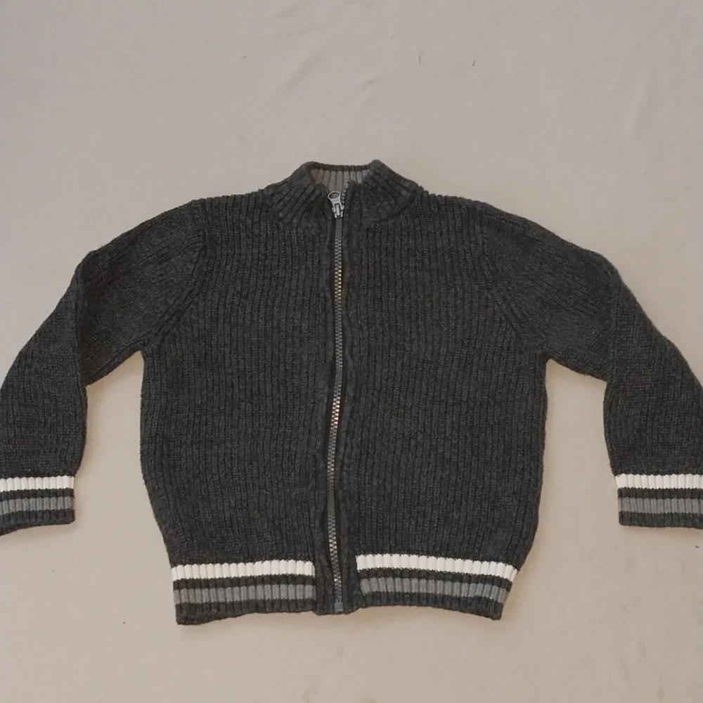 OshKosh B'Gosh dark gray zip up sweater 4T